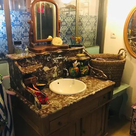 Loft D Artistes Avec Patio Au Port De Appartement