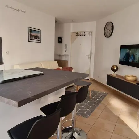 Apartment T2 Modern Near The Port - Clim