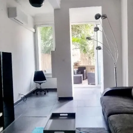 Apartment Large 37 M With Terrace Nice
