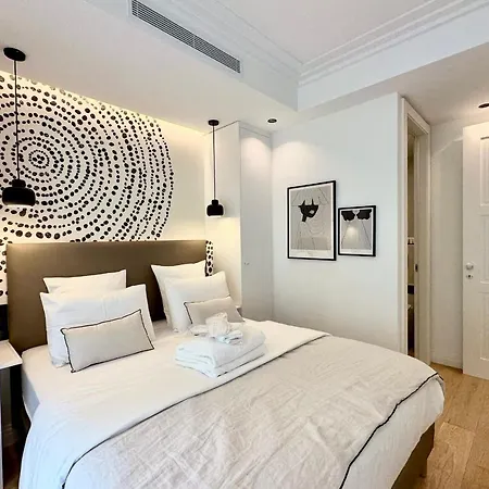Opera Promenade 4 Renovated 3 Bedrooms Balcony Sea View Ac Apartment