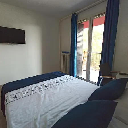 Séjour chez l'habitant Private In Renovated - Tram 1 Min Walk *