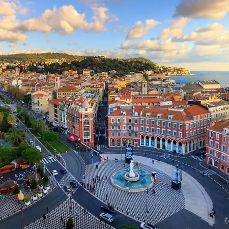 Appartement Vieux-nice : 2 Pièces Type Loft *