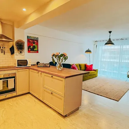 Elegant, Spacious, Central Nice