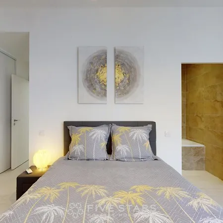 Grand Promenade Five Stars House *