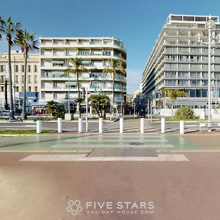 Grand Promenade Five Stars House Appartement