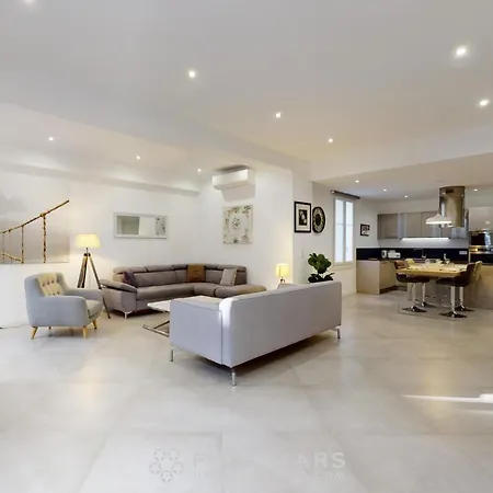Grand Promenade Five Stars House Appartement