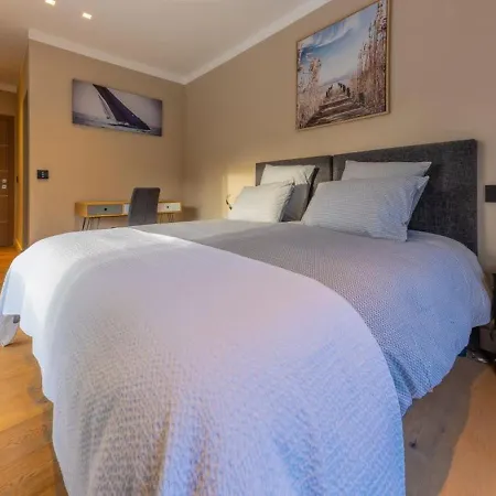Villa Beautiful 5 Bedrooms Villa, A Shelter In Lush Greenery Nice