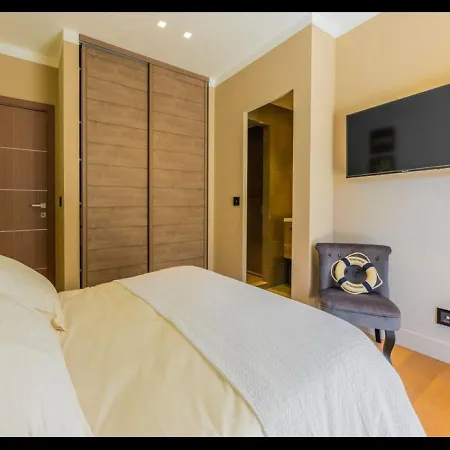 Beautiful 5 Bedrooms Villa, A Shelter In Lush Greenery Villa