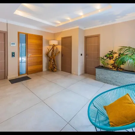 Villa Beautiful 5 Bedrooms Villa, A Shelter In Lush Greenery Nice