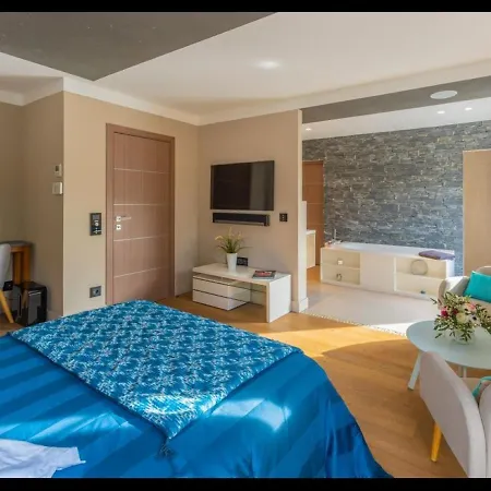 Villa Beautiful 5 Bedrooms Villa, A Shelter In Lush Greenery Nice