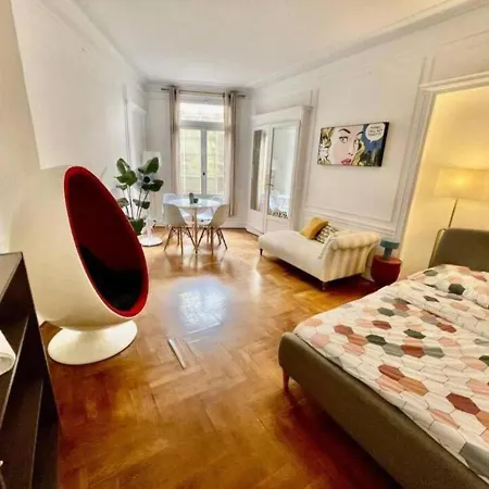 Appartement Luxurious 2 Bedrooms On Promenades Des *