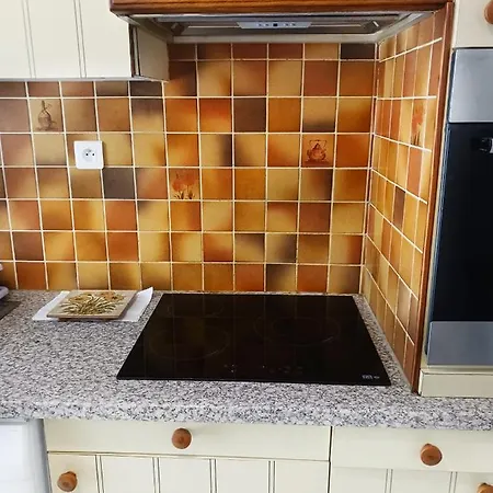 Large 2br Sunny 20 Meter Terrace Parking Shops Appartement