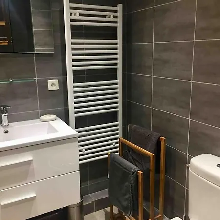 L13 Staywiz Us - Flat 5mins Walk To Ac Balcon Wifi Nice