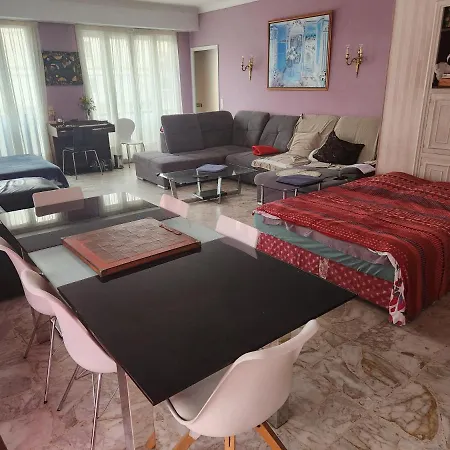 Big 140m2 5min Walk To Sea &promenade 3 Double Rooms,big Living 42m2, 3 Showers,9 Beds, Free Parking Appartement *