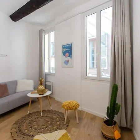 L10 2 Bedrooms Old Wifi 3mins Sea Apartment *