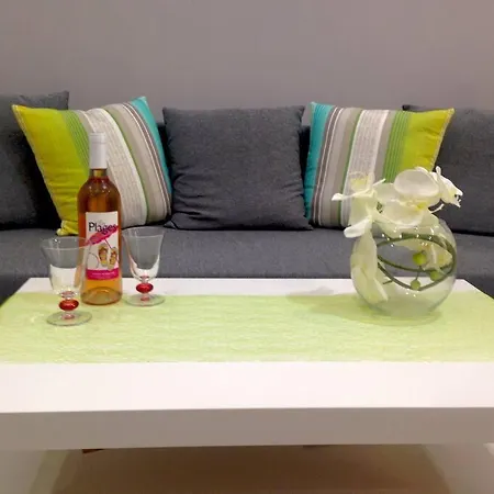 Apartment L32 Mozart 2 Bedrooms, Ac, Wifi, 10 Mins