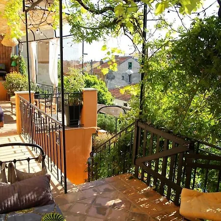 Maison Avec Jardin Et Terrasses Holiday home *