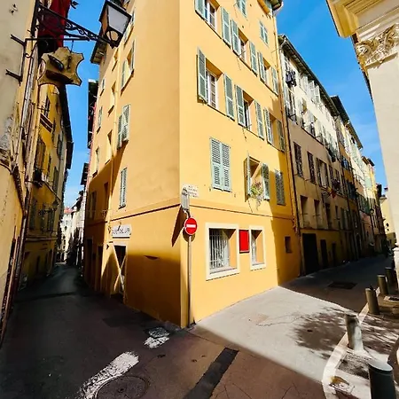 Vieux-nice : 2 Pièces Type Loft *