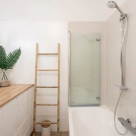 Appartement L45 St Marguerite Sea View/ Balcon, Parking Wifi Nice