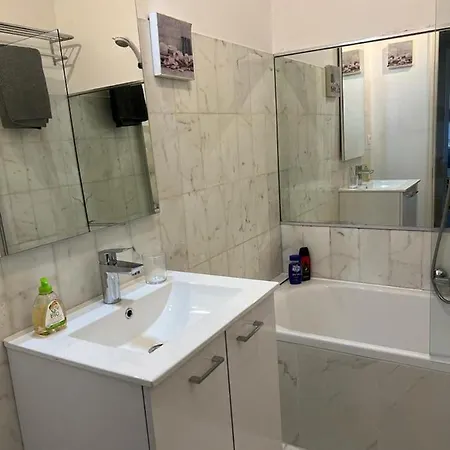 Appartement Grand Center At 2 Minutes Walk From The
