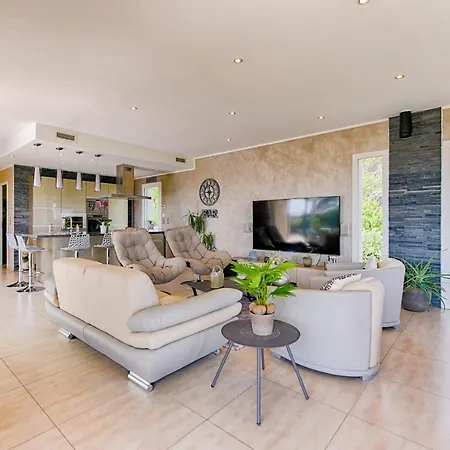 Villa Happyfew Emilie Nice