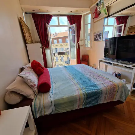 Apartment : Beau Trois Pieces Lumineuse Avec Vue Degagee.