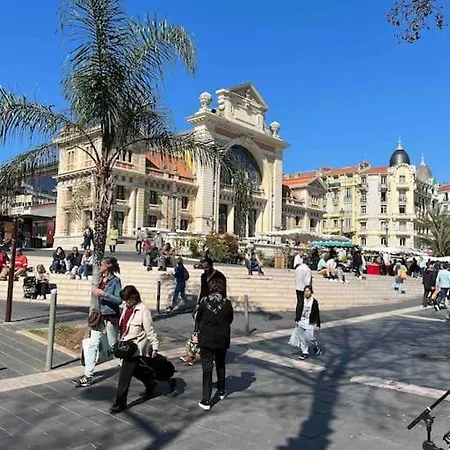 Atypique Et Original * Nice