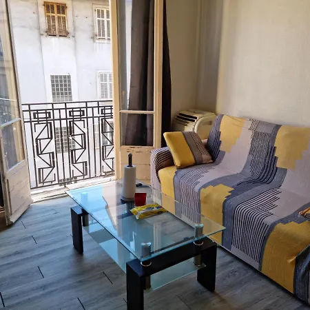 Guest house Chambre Privee Dans Un Nice
