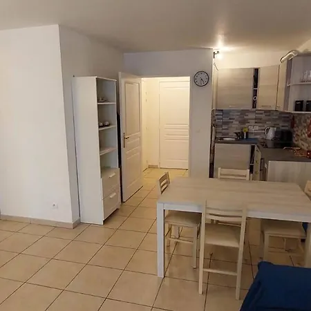 Quartier Des Fleurs, City Centre Apartment *