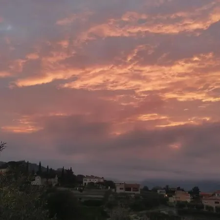 Maison Traditionnelle Sur Les Collines Niçoises *