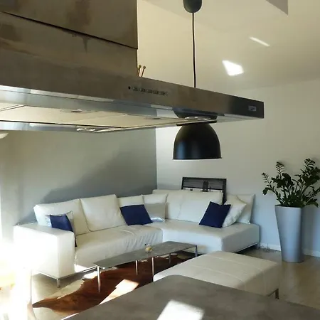 Apartment 2 Bedrooms Port, Balcony, Ac, Toys, Kids Beds Nice