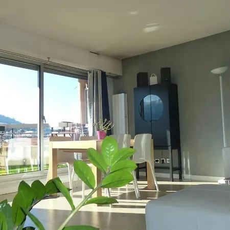Apartment 2 Bedrooms Port, Balcony, Ac, Toys, Kids Beds