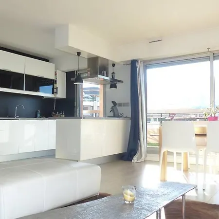 2 Bedrooms Port, Balcony, Ac, Toys, Kids Beds Nice