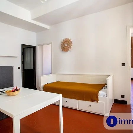 Air-conditioned In The Heart Of Old Apartment