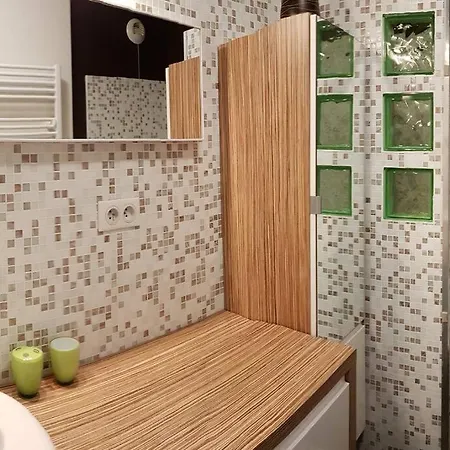 2 Bedrooms Port, Balcony, Ac, Toys, Kids Beds Apartment Nice