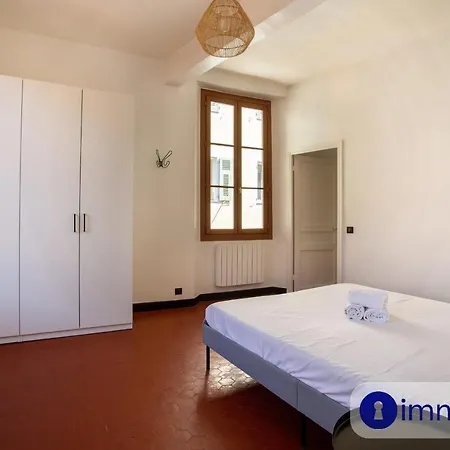 Air-conditioned In The Heart Of Old Appartement