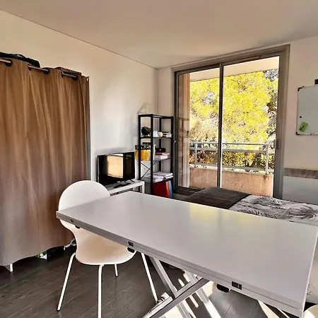 Le Marguerite Apartment