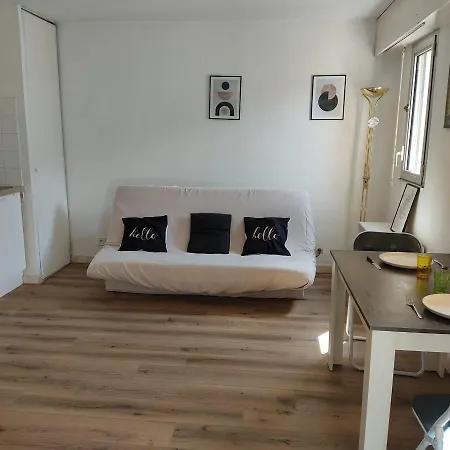 Apartment Studio With Balcony In - 15 Min From The Sea *