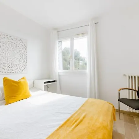 Private In Renovated - Tram 1 Min Walk Séjour chez l'habitant