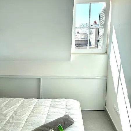 Bright Near The Sea Apartment