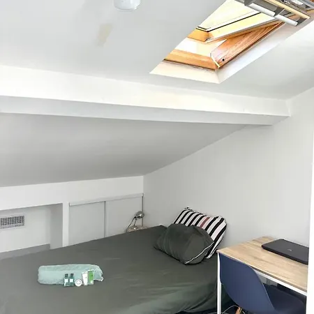 Apartment Bright Near The Sea