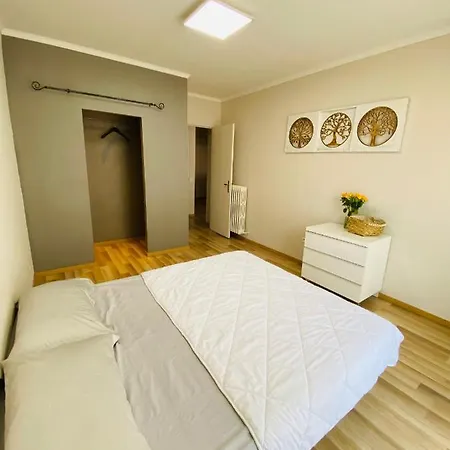 Apartment Magnifique 60m2 ,3 Pieces , Equipee,tres Lumineux, 2 Minutes A Pied De La Plage *
