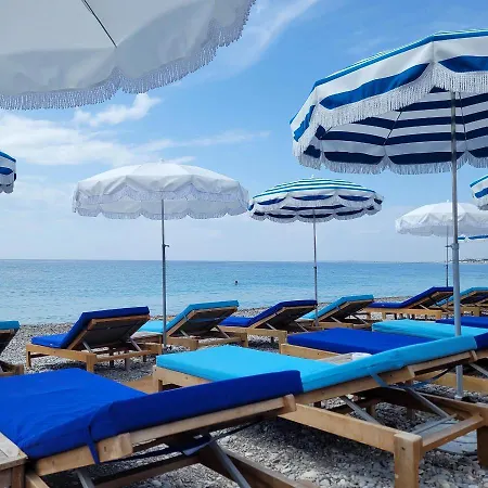 Apartment Haliviera - Golden Square, 1min From