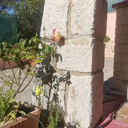 Maison Traditionnelle Sur Les Collines Niçoises *