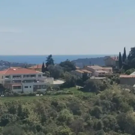 Maison Traditionnelle Sur Les Collines Niçoises Hébergement de vacances *