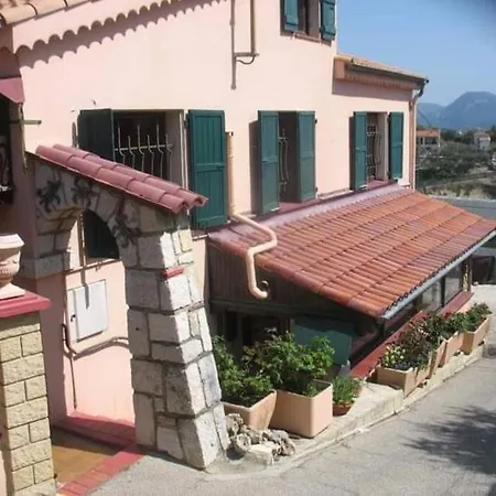 Maison Traditionnelle Sur Les Collines Niçoises * Nice