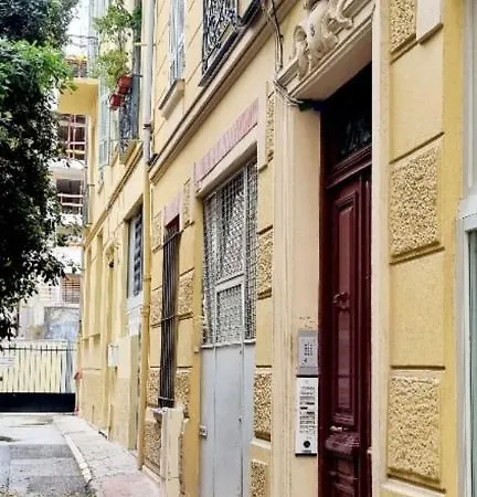 Bright Near The Carre D'or