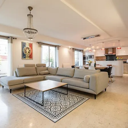 Chauvain Apartment