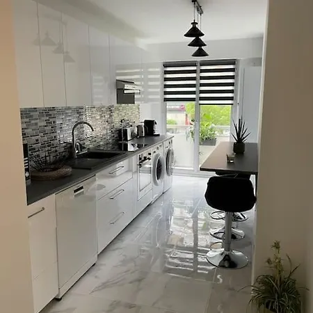 Appartement Superbe Carre Delfino Port De Nice