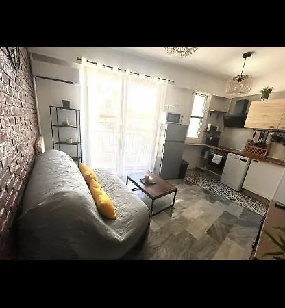 Apartment T2 Face A La Avenue De La Californie *